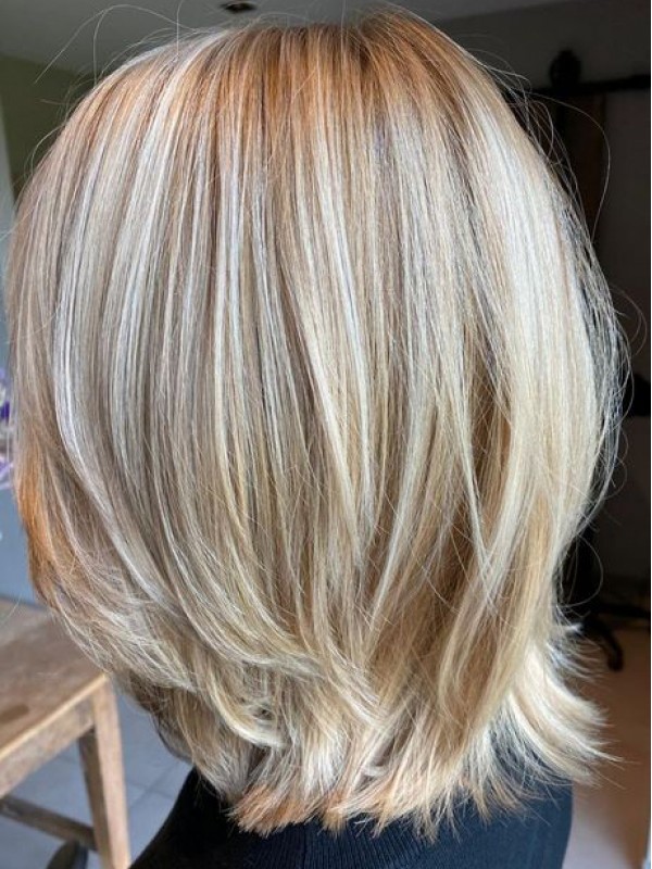 Medium Gelaagde Menselijke Haar Bob Pruiken