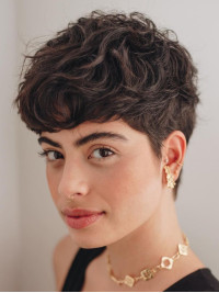 Korte Krullende Pruiken Remy Menselijk Haar Bruine Boycuts 6" Pruiken