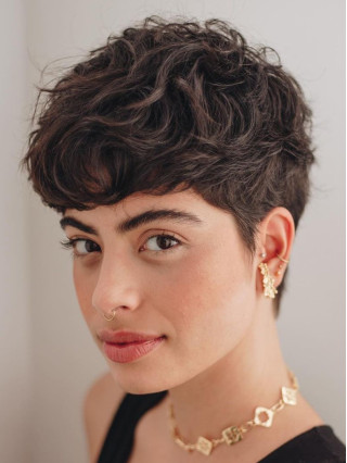 Korte Krullende Pruiken Remy Menselijk Haar Bruine Boycuts 6" Pruiken