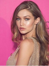 Gigi Hadid Lange Golvende Remy-Pruiken Van Menselijk Haar Met Kant En Pony 24 Inch