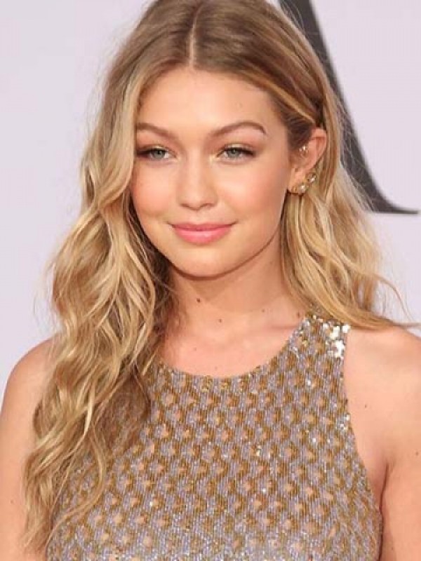 Gigi Hadid Middenscheiding Lang Golvend Remy Menselijk Haar Pruiken Met Kant 20 Inch