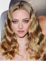 Amanda Seyfried Middenscheiding Blonde Golvende Lange Pruiken Van Echt Haar Met Kant