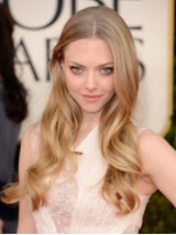 Amanda Seyfried Middenscheiding Blonde Lange Golvende Pruiken Van Echt Haar Met Kant