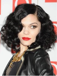 Medium Jessie J Korte Krullende Kaploze Synthetische Pruiken Met Pony Aan De Zijkant