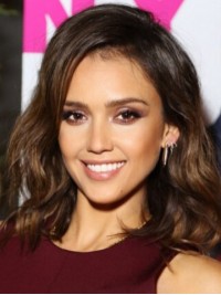 Jessica Alba Medium Golvende Kaploze Pruiken Van Echt Haar Met Pony Aan De Zijkant