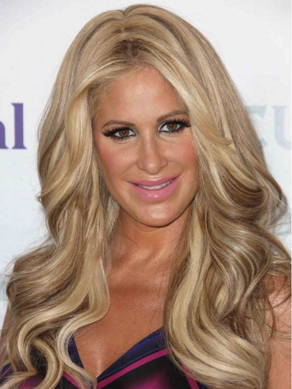 Kim Zolciak Lange, Golvende Synthetische Pruiken Met Kanten Voorkant Zonder Pony Met Babyhaartjes