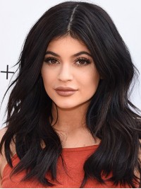 Kylie Jenner Lange Zwarte Golvende Middenscheiding Pruiken Van Echt Haar Met Kant
