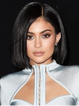 Kylie Jenner Zwarte Korte Rechte Bob-Stijl Pruiken Van Echt Haar Met Kant En Pony Aan De Zijkant