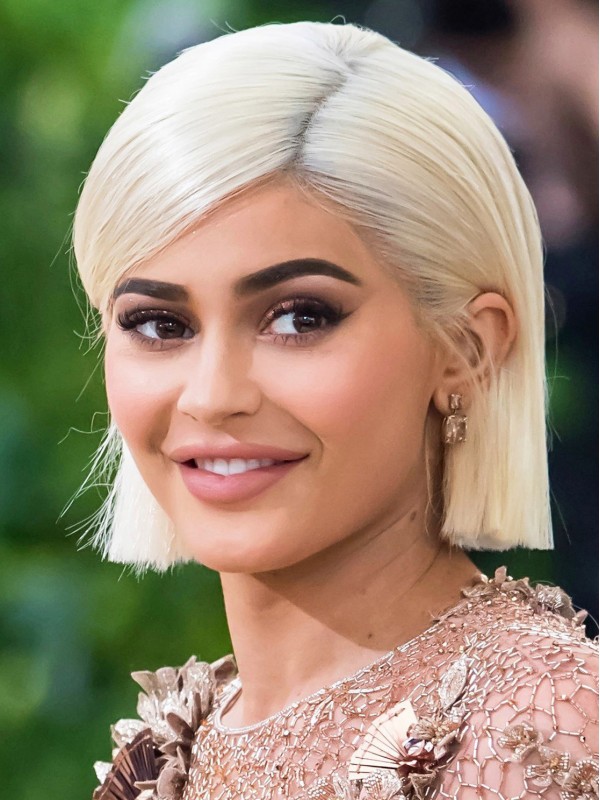 Kylie Jenner Korte Rechte Bob-Stijl Synthetische Pruiken Met Kant En Pony Aan De Zijkant