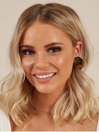 Blonde Medium Golvende Synthetische Pruiken Met Kanten Voorkant