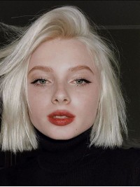Blonde Korte Rechte Bob Stijl Kaploze Synthetische Pruik Met Pony Aan De Zijkant 10 Inch