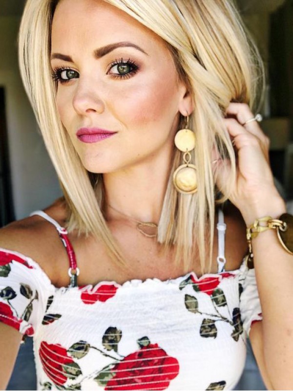 Blonde Medium Rechte Kaploze Synthetische Pruik Met Pony Aan De Zijkant 14 Inch