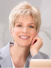 Blonde Rechte Korte Synthetische Pruiken Met Kanten Voorkant